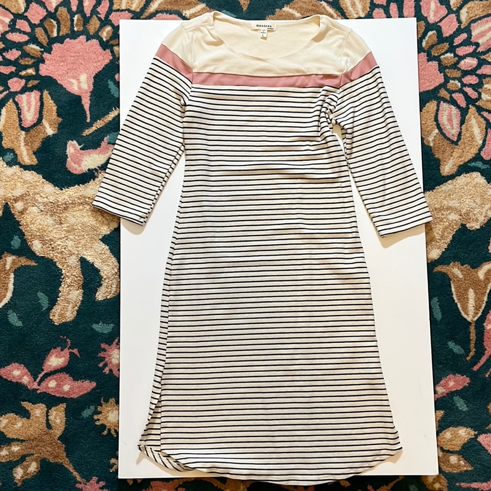 Monteau long sleeve, mid calf length dress white with black stripes